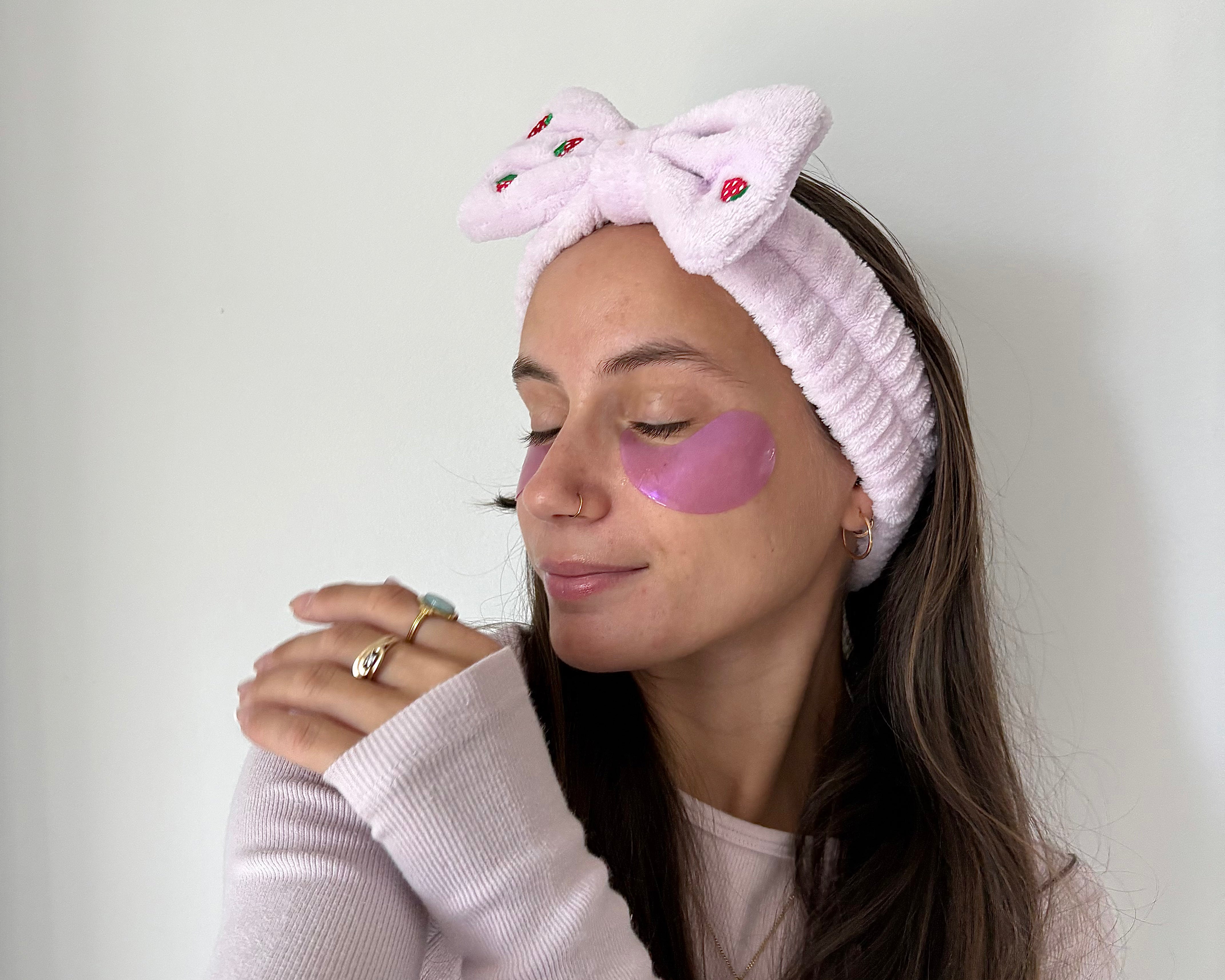 Bandeau self-care fraises brodées - lilas