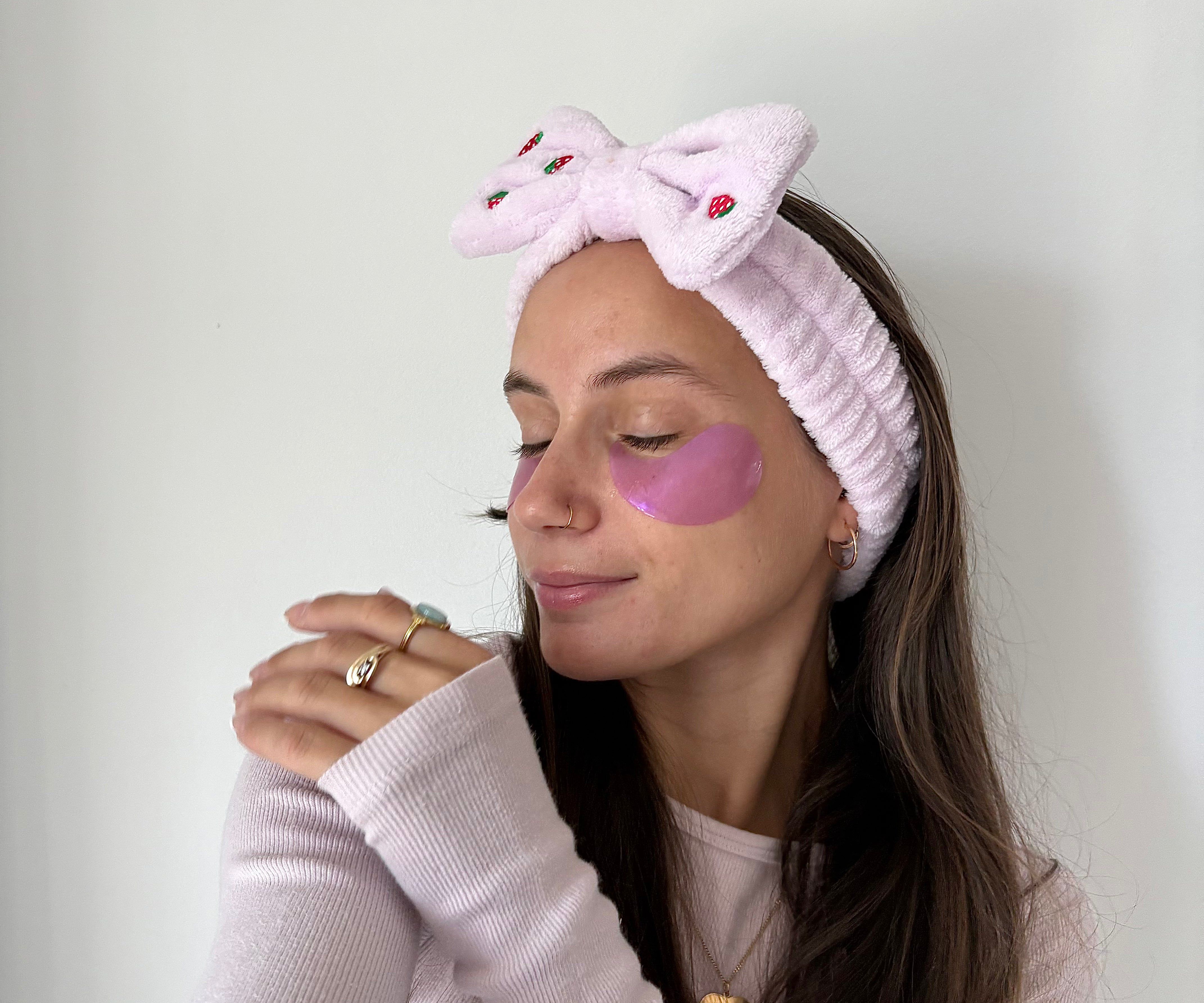 Bandeau self-care fraises brodées - lilas