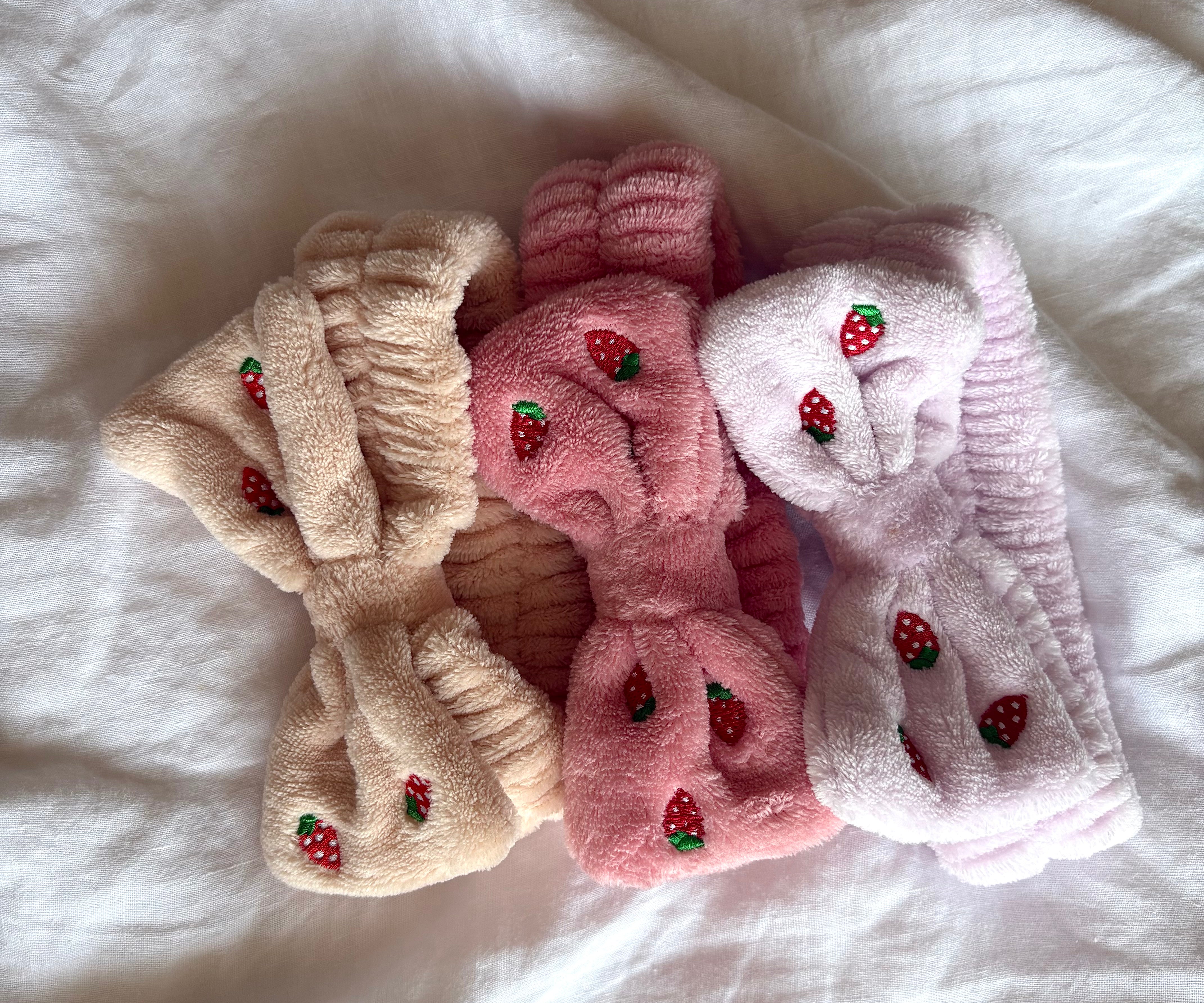 Bandeau self-care fraises brodées