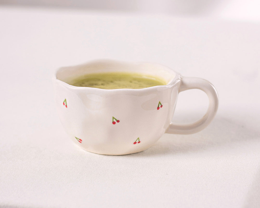 Tasse en céramique Cerisette de Moi d’abord avec petites cerises rouges
