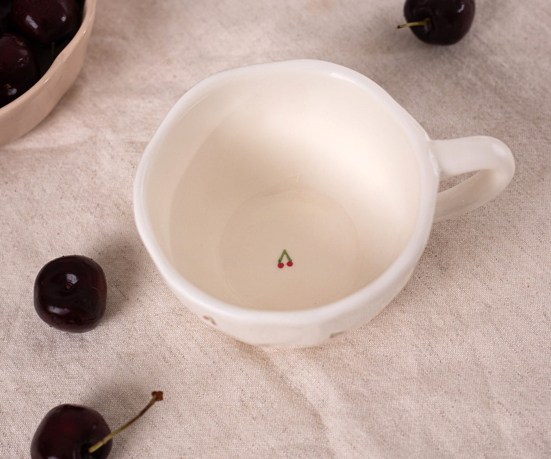 Tasse en céramique Cerisette de Moi d’abord avec petites cerises rouges