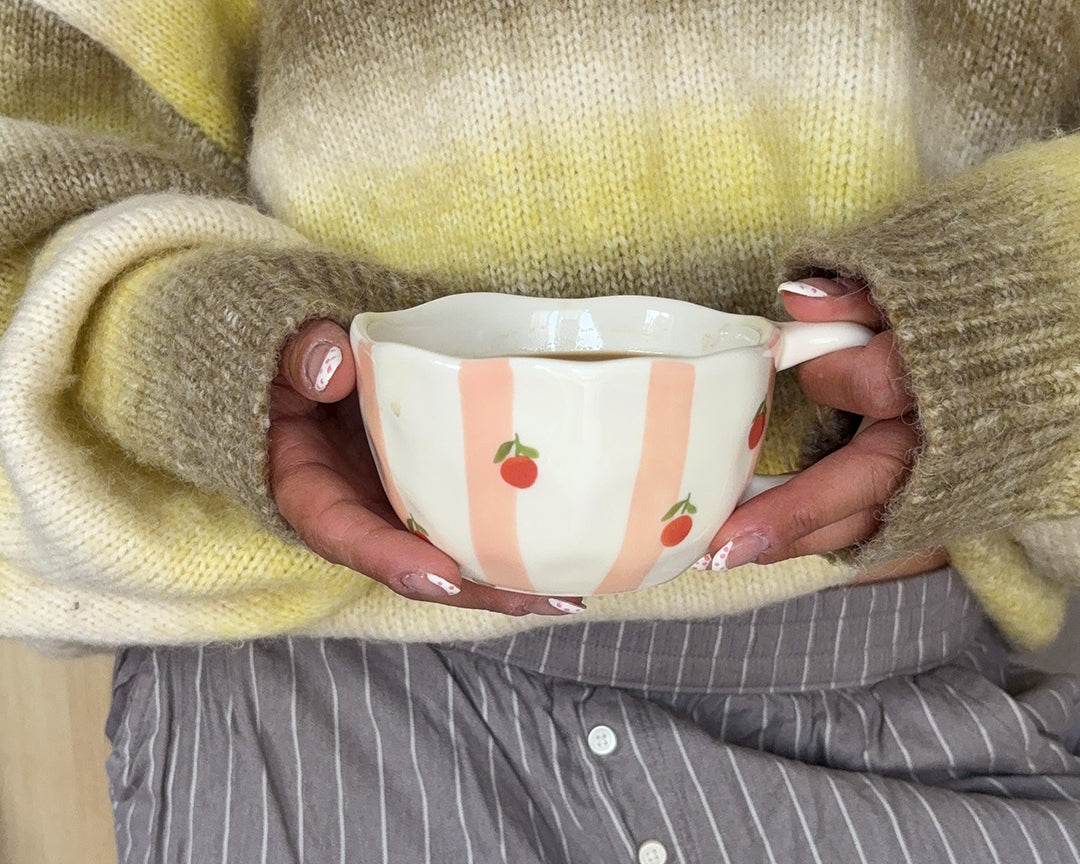 Tasse en céramique Rayures d’oranges de Moi d’abord rayée pêche et orange