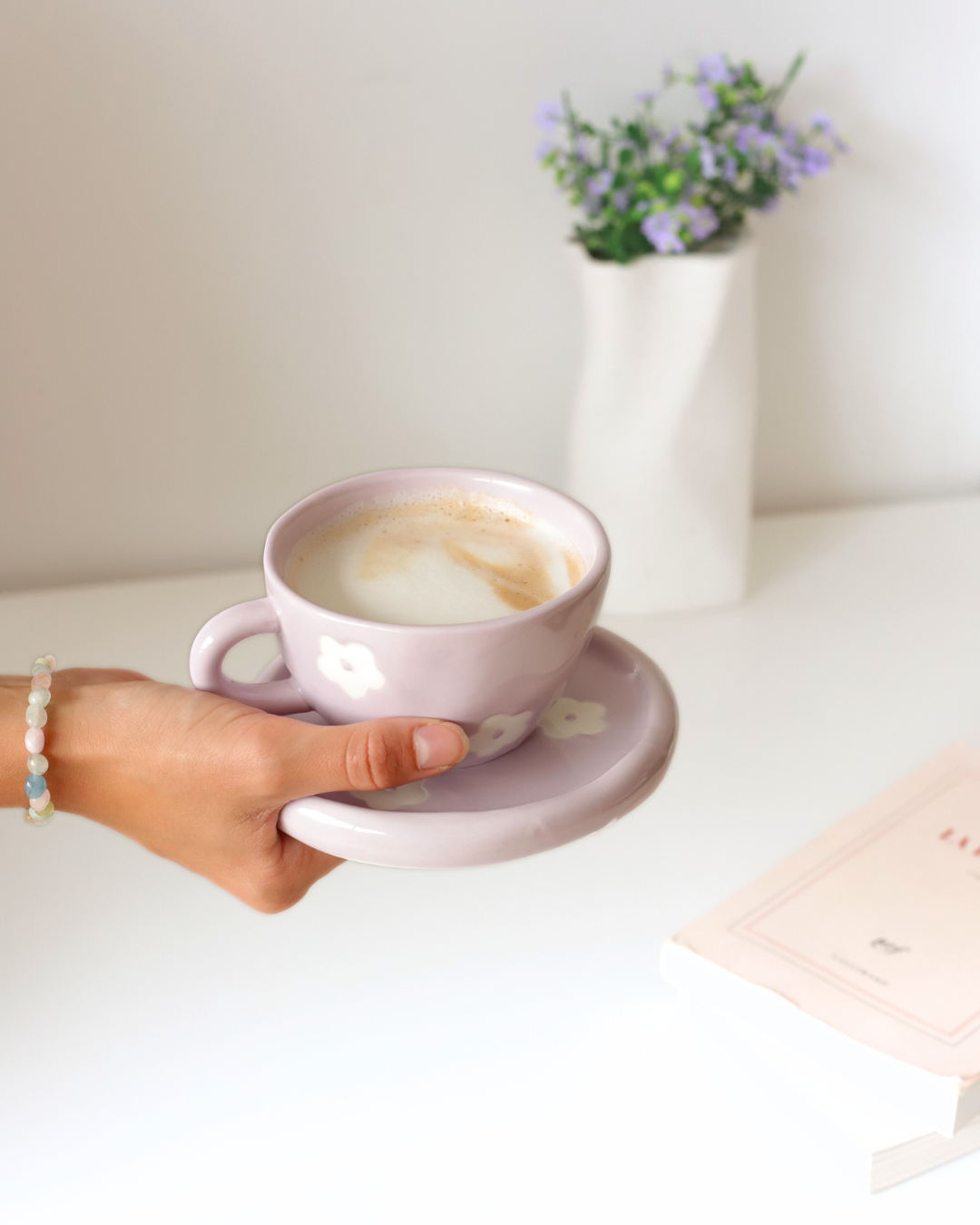 Tasse Lily et soucoupe lilas agencé, Moi d'abord