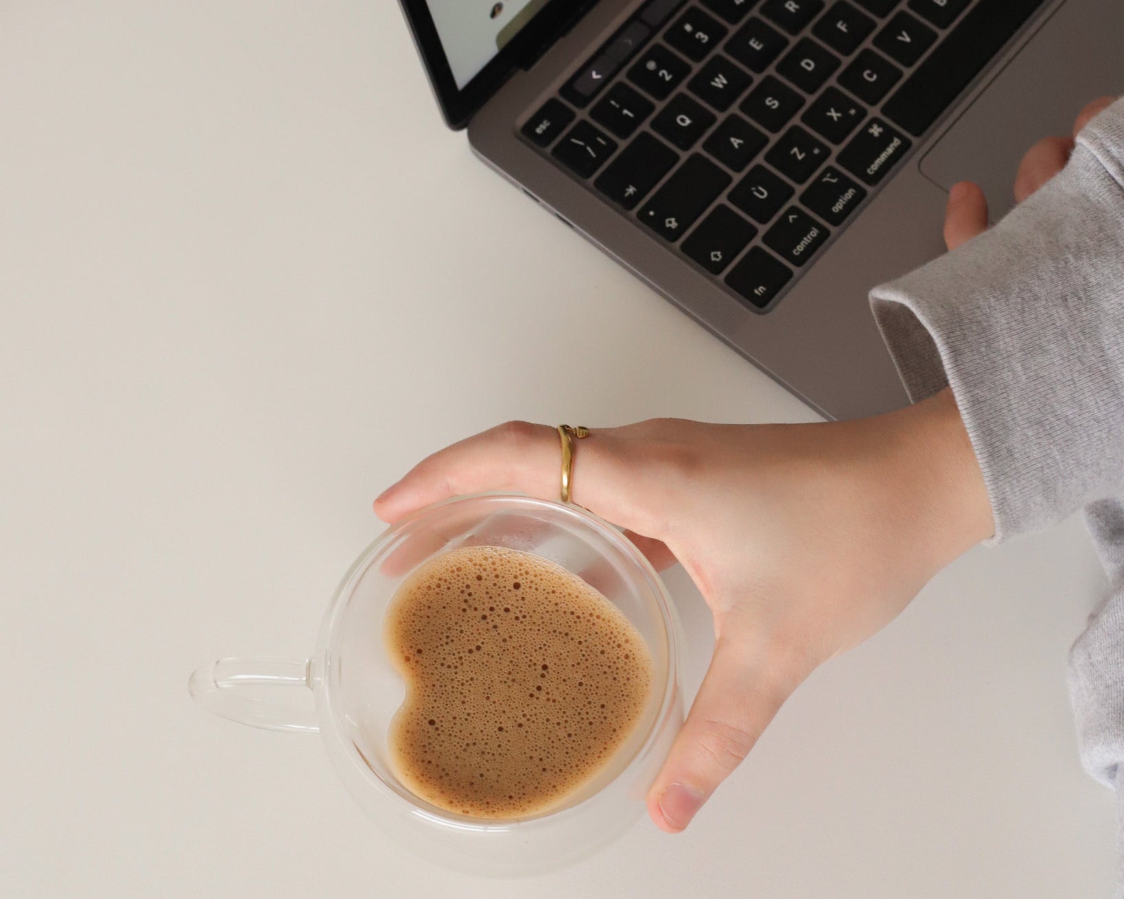 Tasse en verre en forme de cœur